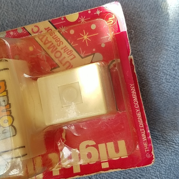 Donald Duck Nightlight - Picture 3 of 5